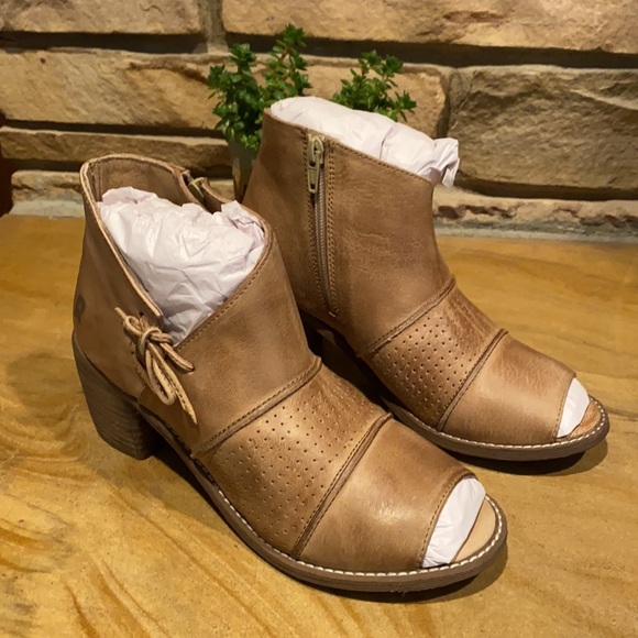 NWT’s Roan Booties! - Picture 3 of 9